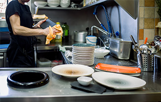 loucas-restaurante torneira com aquecedor de água